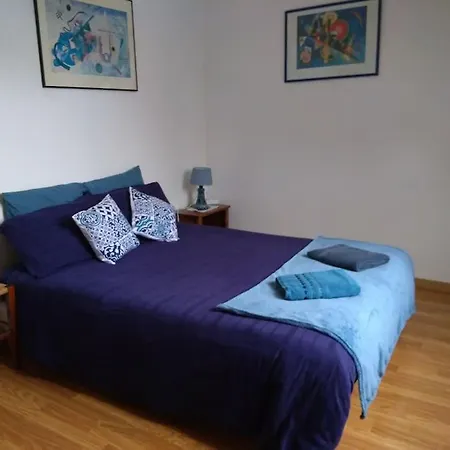 Maison Conviviale Aux Abords De La Vieille *