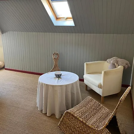 Maison Conviviale Aux Abords De La Vieille *